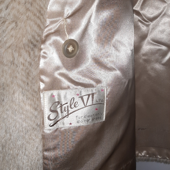 Coat - Picture 6 of 6